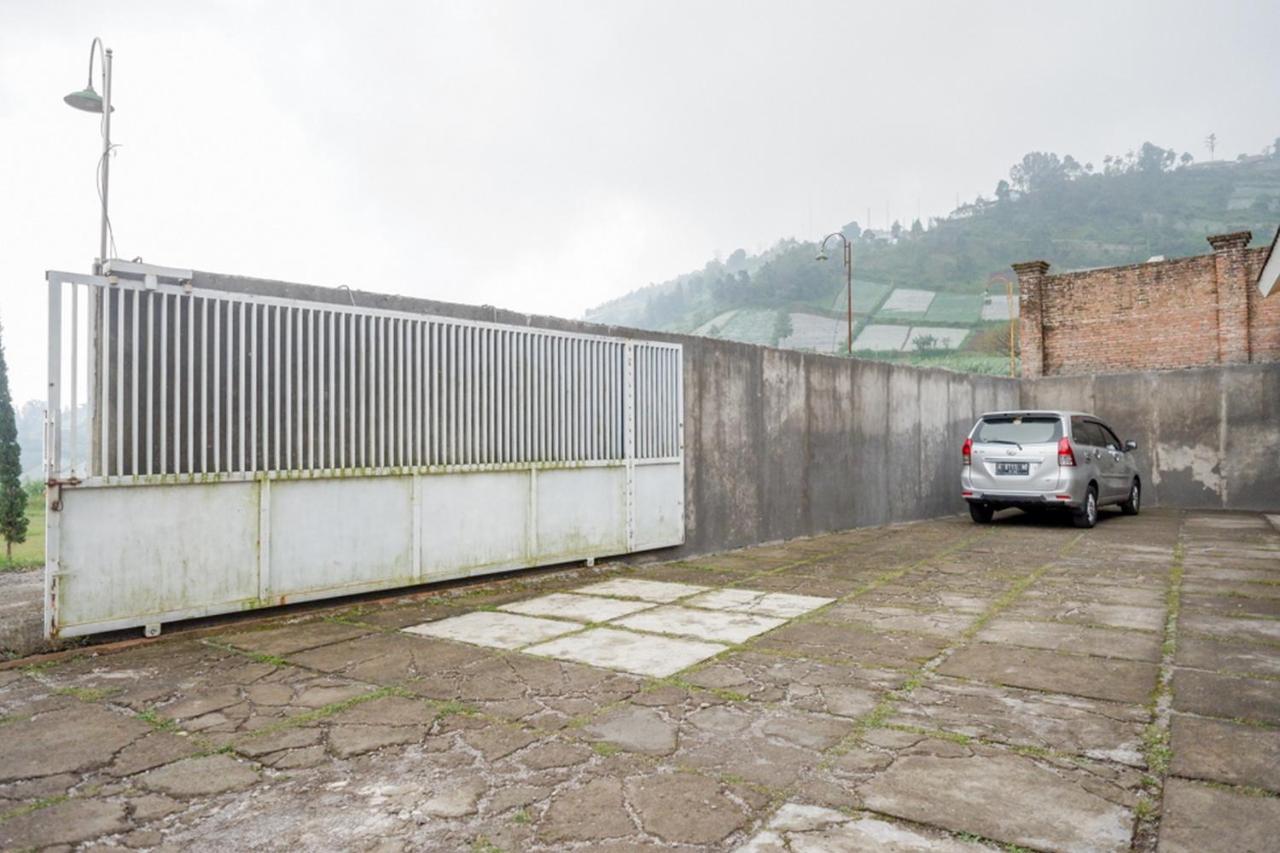 Reddoorz Near Candi Cetho Karanganyar Karanganyar  Екстер'єр фото